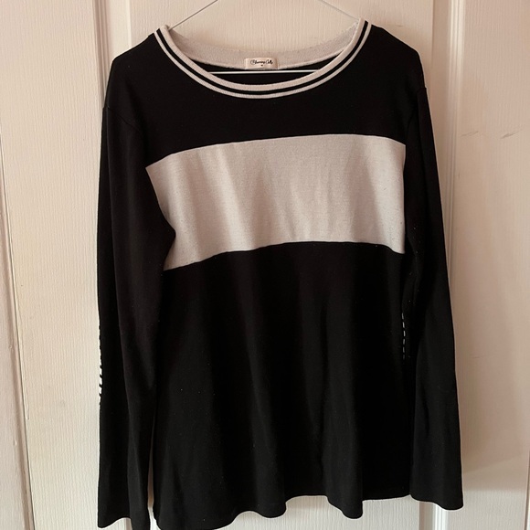 Selling black and white hits long sleeve shirt - Picture 1 of 2